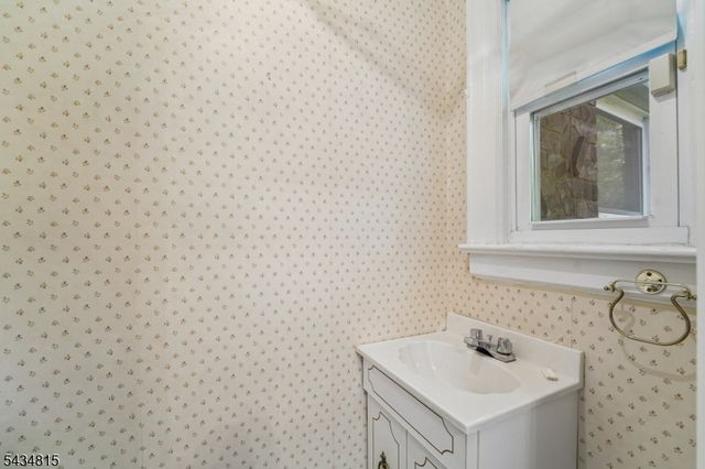 124 Walker Rd, West Orange Twp., NJ 07052