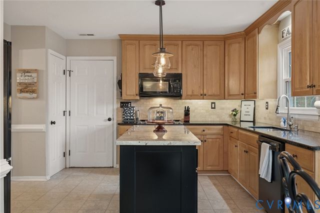 10311 Aynhoe Ct, Mechanicsville, VA 23116