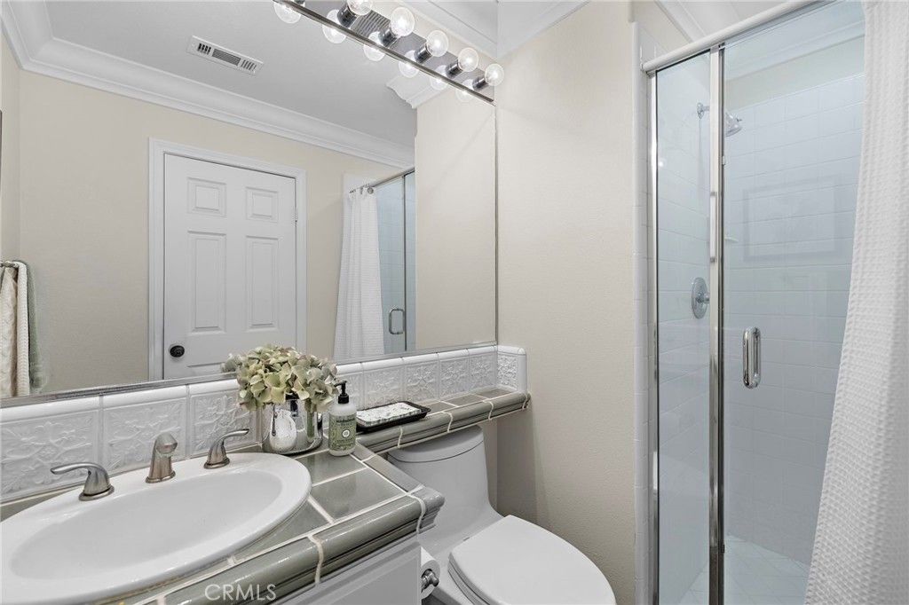 Image 12 of property listing at 110 Plaza Via Sol, San Clemente, CA 92673