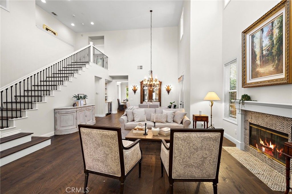 Image 2 of property listing at 110 Plaza Via Sol, San Clemente, CA 92673