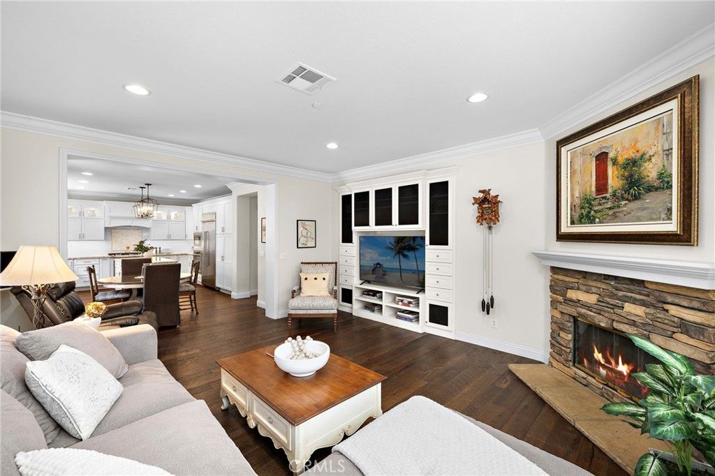 Image 22 of property listing at 110 Plaza Via Sol, San Clemente, CA 92673