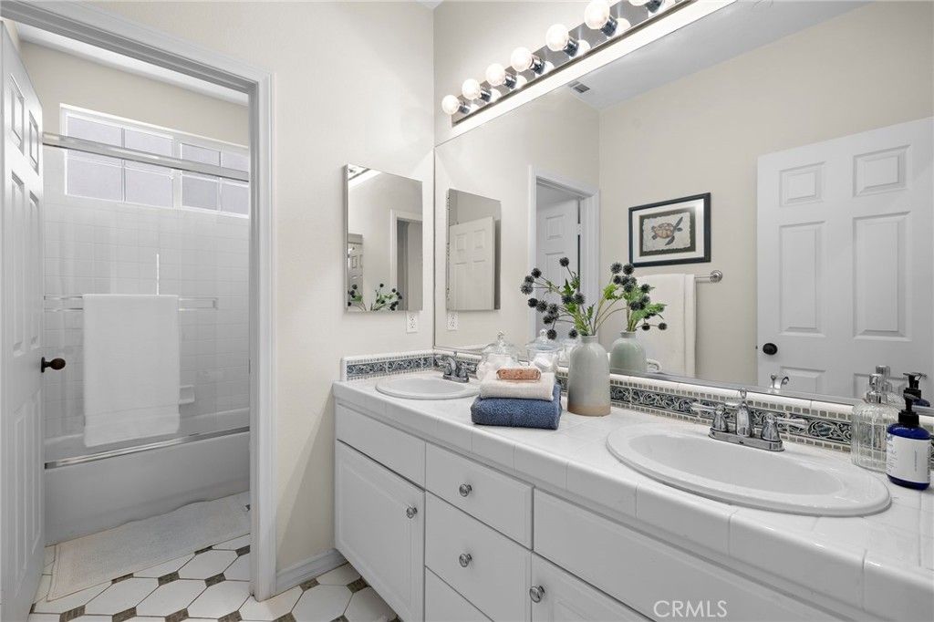 Image 34 of property listing at 110 Plaza Via Sol, San Clemente, CA 92673