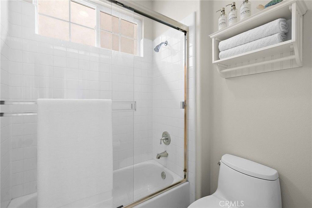 Image 35 of property listing at 110 Plaza Via Sol, San Clemente, CA 92673