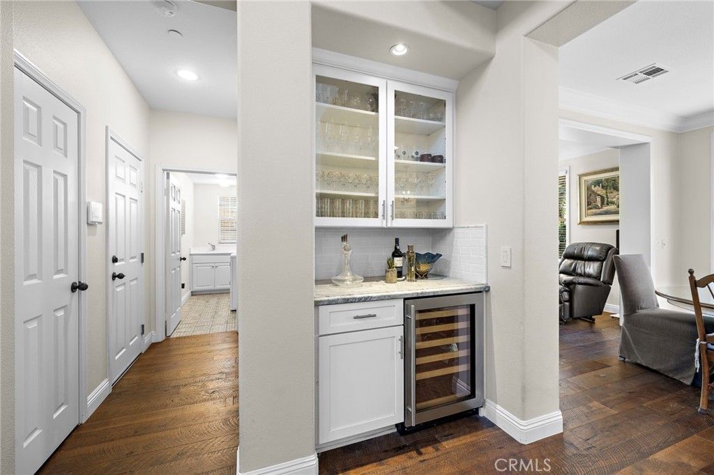 Image 8 of property listing at 110 Plaza Via Sol, San Clemente, CA 92673