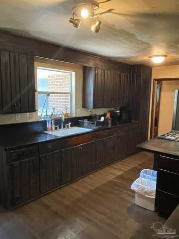 5921 Count Rd, Pensacola, FL 32503