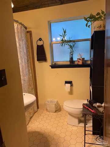 5921 Count Rd, Pensacola, FL 32503