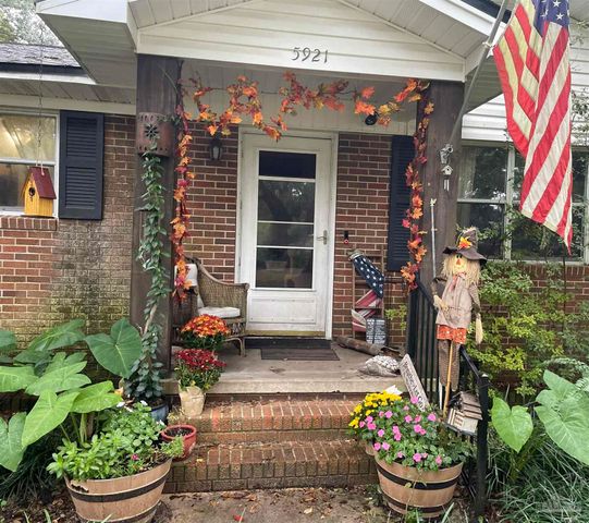 5921 Count Rd, Pensacola, FL 32503