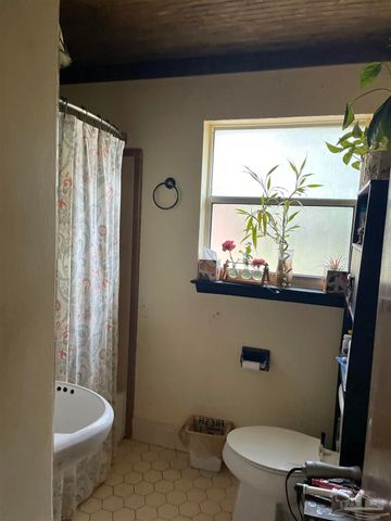 5921 Count Rd, Pensacola, FL 32503