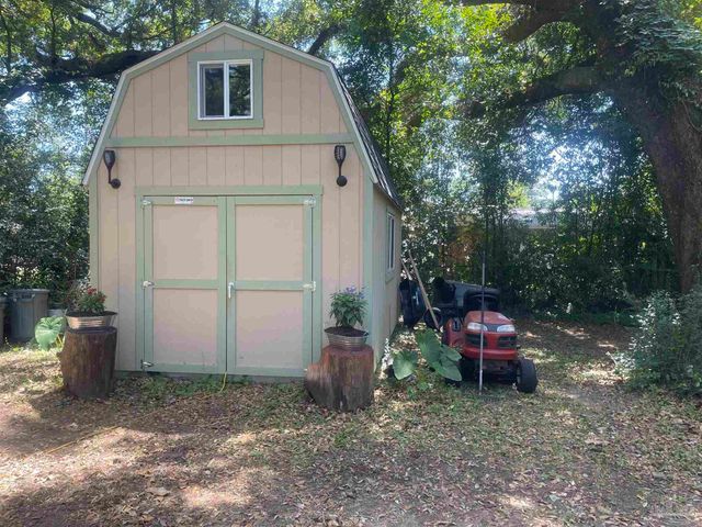 5921 Count Rd, Pensacola, FL 32503