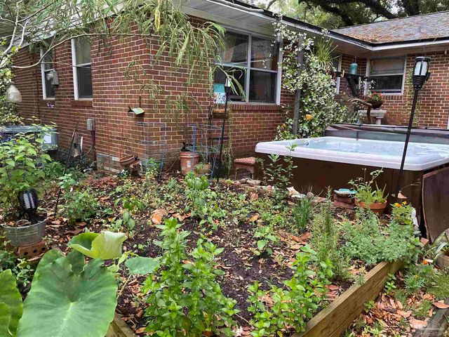 5921 Count Rd, Pensacola, FL 32503