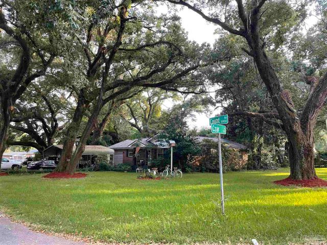 5921 Count Rd, Pensacola, FL 32503