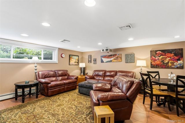39 Brewster Road W, Massapequa, NY 11758