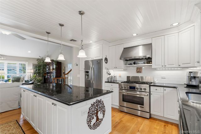 39 Brewster Road W, Massapequa, NY 11758