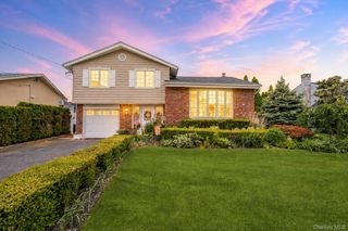 39 Brewster Road W, Massapequa, NY 11758