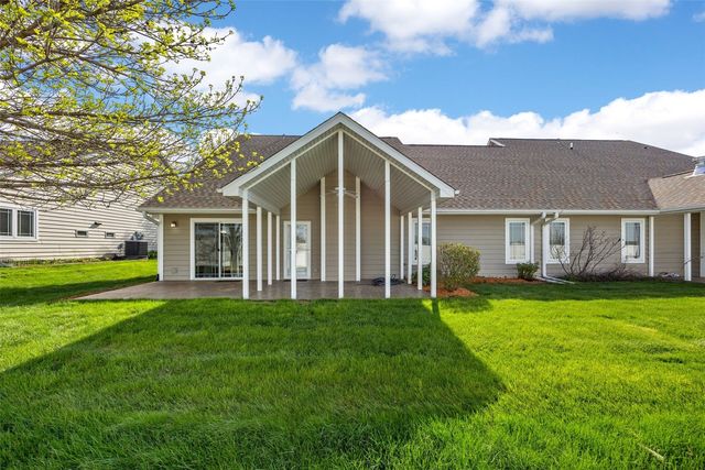 105 Wild Rose Ln, Solon, IA 52333