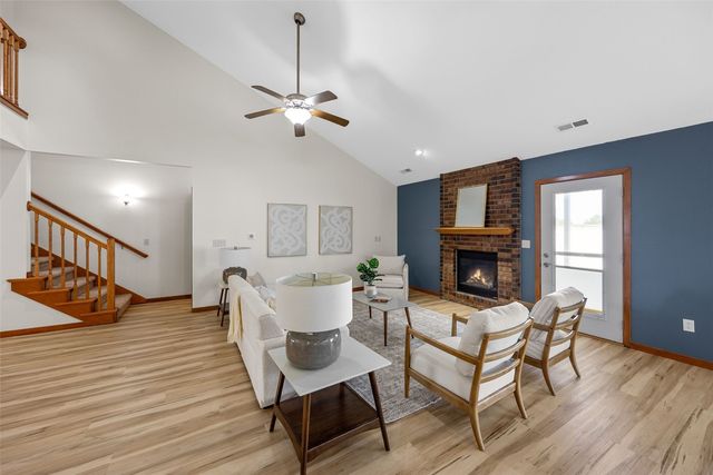105 Wild Rose Ln, Solon, IA 52333