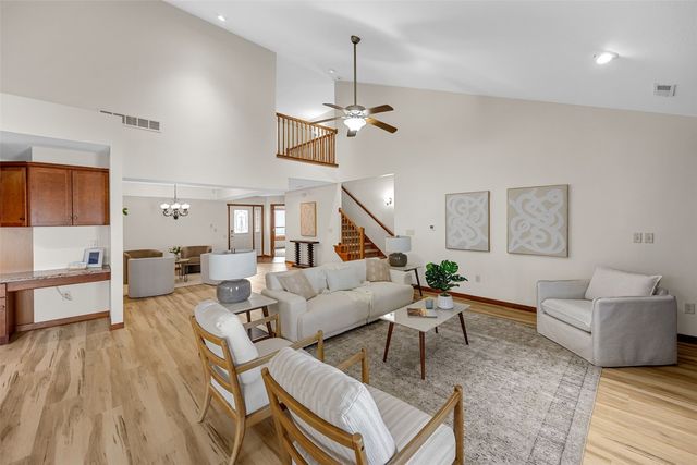 105 Wild Rose Ln, Solon, IA 52333