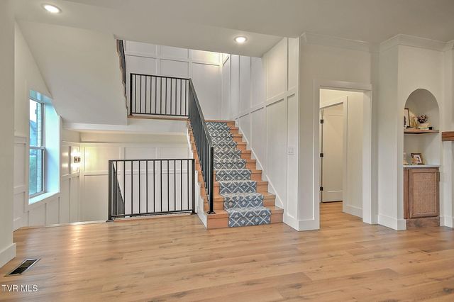 1116 Mountain Vista Pvt Drive, Bristol, TN 37620