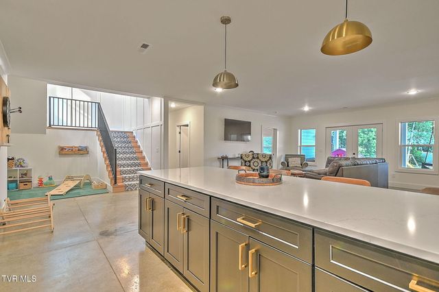 1116 Mountain Vista Pvt Drive, Bristol, TN 37620