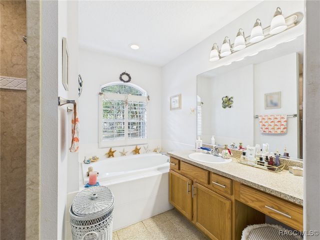 5525 N Watergap Point, Crystal River, FL 34428