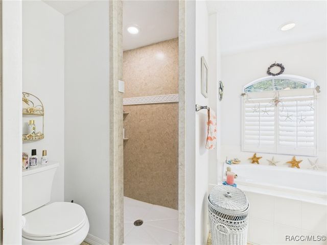 5525 N Watergap Point, Crystal River, FL 34428