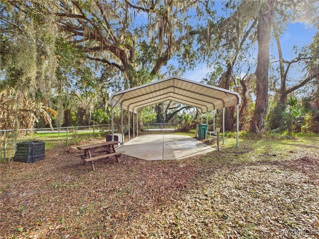 5525 N Watergap Point, Crystal River, FL 34428