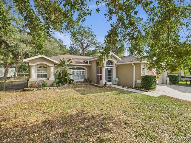 5525 N Watergap Point, Crystal River, FL 34428