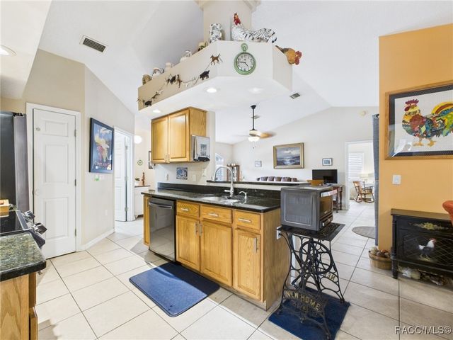 5525 N Watergap Point, Crystal River, FL 34428