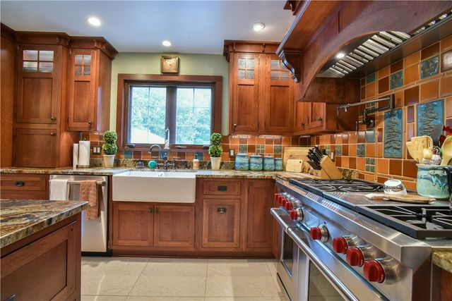 7160 Gillis Road, Victor, NY 14564