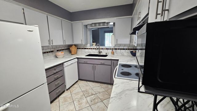 5704 E DODGE Street, Mesa, AZ 85205