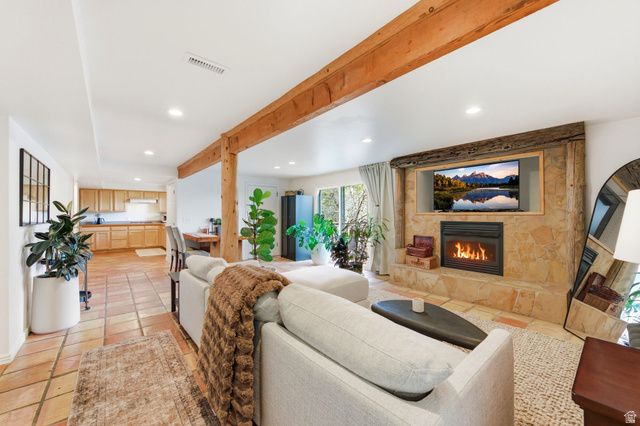 2092 E 11270 S, Sandy, UT 84092