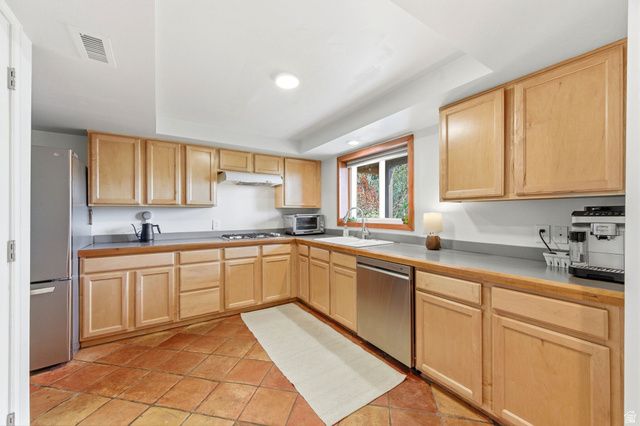 2092 E 11270 S, Sandy, UT 84092