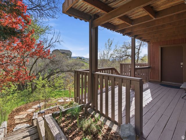 2092 E 11270 S, Sandy, UT 84092