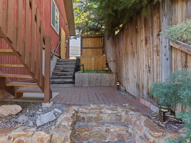 2092 E 11270 S, Sandy, UT 84092