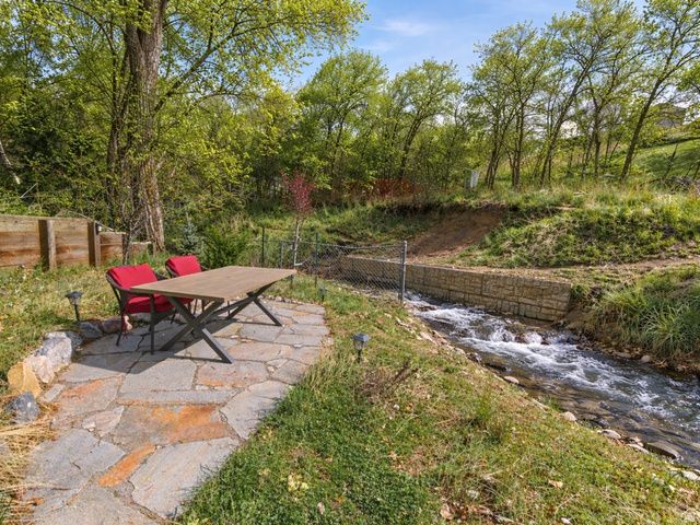 2092 E 11270 S, Sandy, UT 84092
