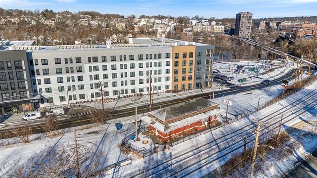 30 Railroad Ave, Haverhill, MA 01835