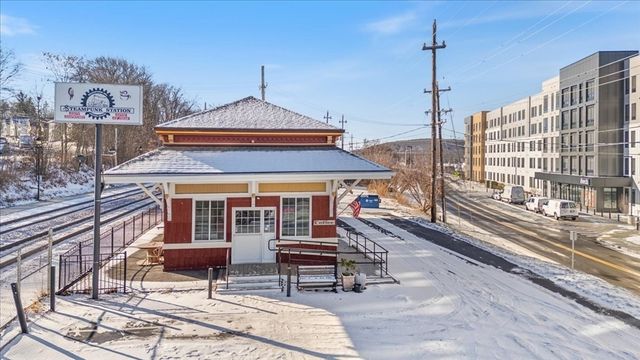 30 Railroad Ave, Haverhill, MA 01835