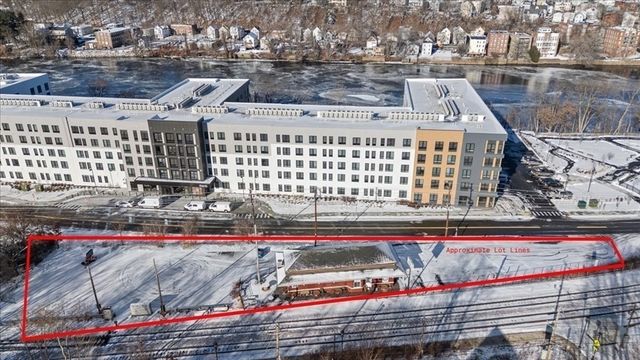 30 Railroad Ave, Haverhill, MA 01835