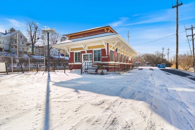 30 Railroad Ave, Haverhill, MA 01835