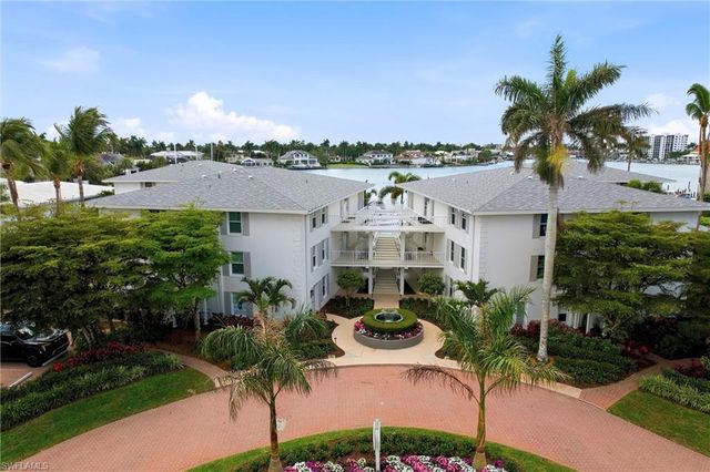 322 Harbour DR 302D, Naples, FL 34103