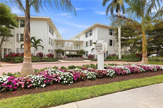 322 Harbour DR 302D, Naples, FL 34103