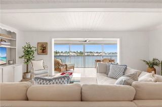 322 Harbour DR 302D, Naples, FL 34103