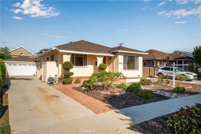 3141 San Anseline, Long Beach, CA 90808