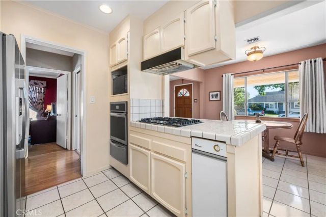 3141 San Anseline, Long Beach, CA 90808