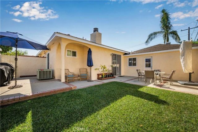 3141 San Anseline, Long Beach, CA 90808