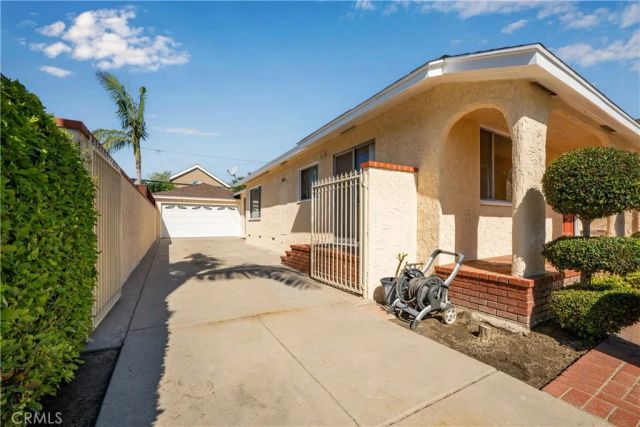 3141 San Anseline, Long Beach, CA 90808