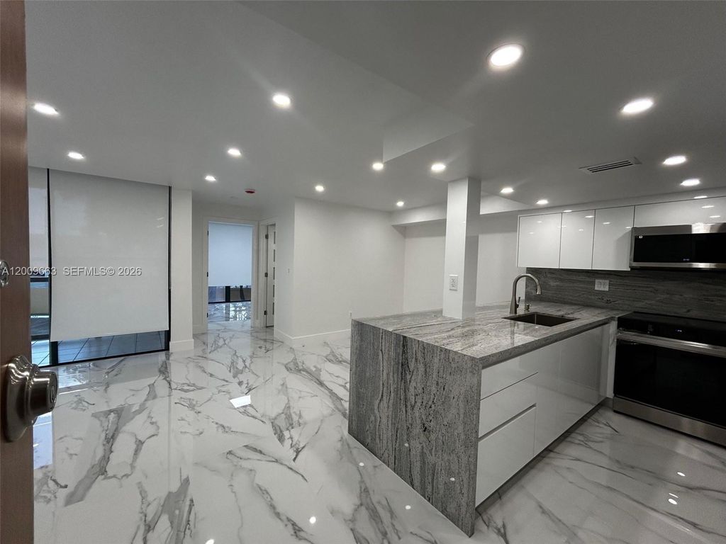 11790 SW 18th St 227-3, Miami, FL 33175