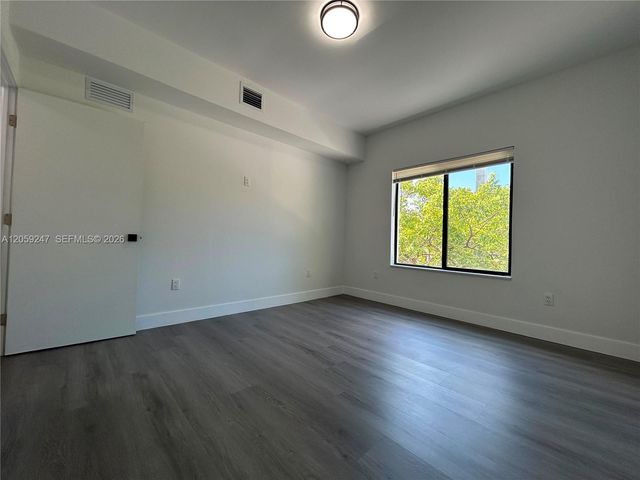 638 SW 21st Ave 4, Miami, FL 33135