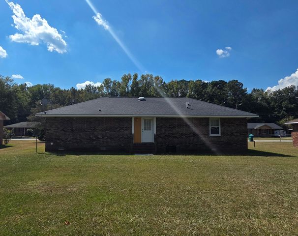 22 W Westend Street, Manning, SC 29102