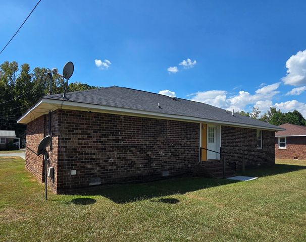 22 W Westend Street, Manning, SC 29102